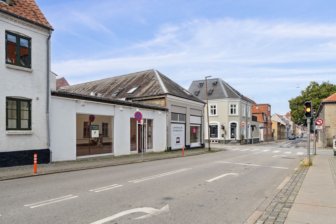 image 02